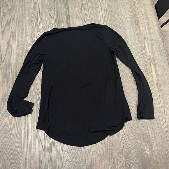 Altar'd State Black Long Sleeve Caged V-Neck T-Shirt Size S - Picture 4 of 4